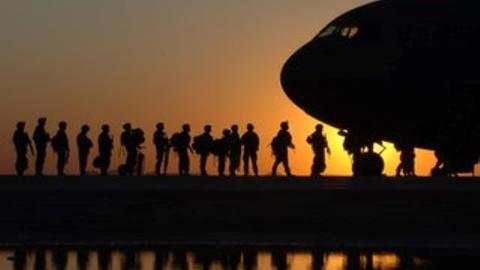 Soldiers deploying to Iraq
