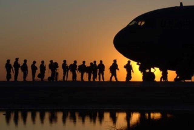 Soldiers deploying to Iraq